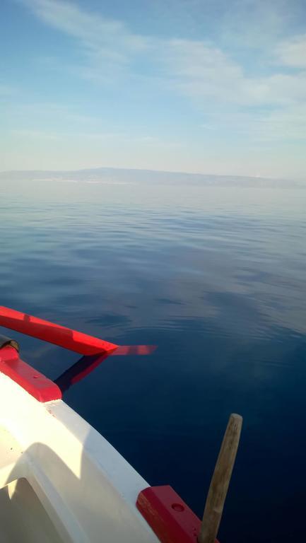 Appartamenti Mantarro Travel And Living サンタ・テレーザ・ディ・リーヴァ エクステリア 写真